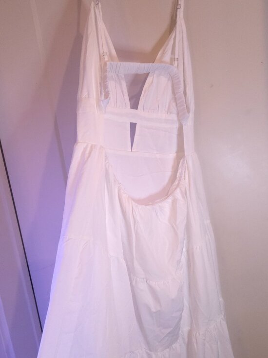 Lightweight White Tiered Maxi Dress - Picture 3 of 8